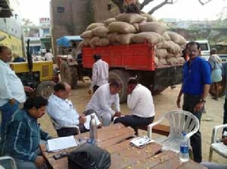 Government grain sack caught 570