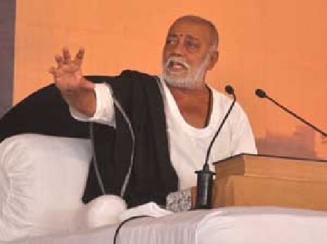 Sant Morari bapu speat at Asi ghat