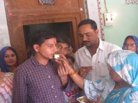 PCS topper sweet feed people