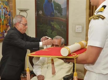 Bharat Ratna to Atal Bihari Vajpayee - President went to Vajpayee's house to present Bharat Ratna