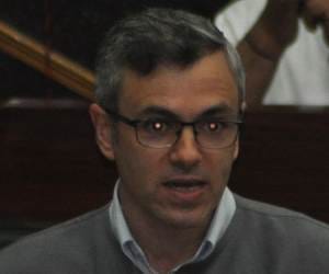 government is doing partialityin relief work: omar