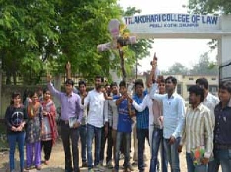 Law students blew effigy of VC