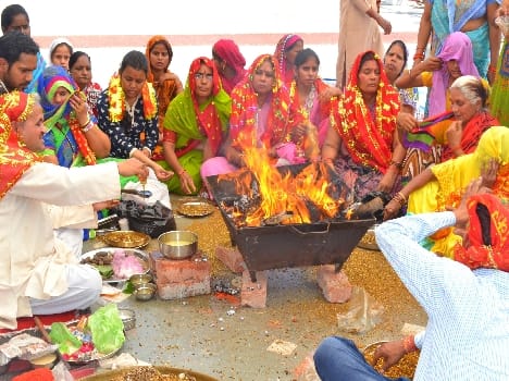 The veneration and Knyabhoj Navratri with the Parayan