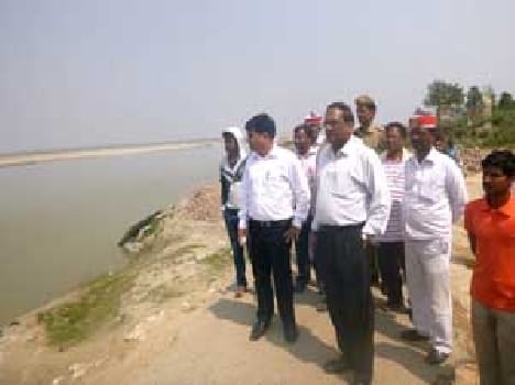 Dm promising to give all types of assistance to soil erosion effected  people