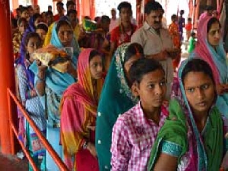 Devotees worship the godess Siddhidatri