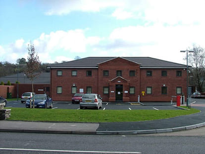 policeman sacked who had sex with women suspects in cells