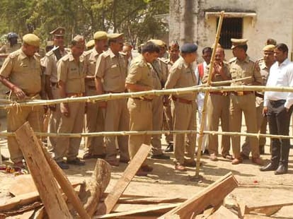 attack on up police in kaushambi.