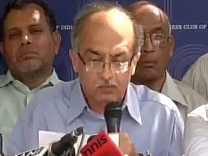 Ashish khetan challenged prashant bhushan to prove his allegation