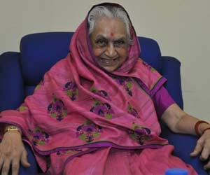 kumar manglam birla's grand mother died