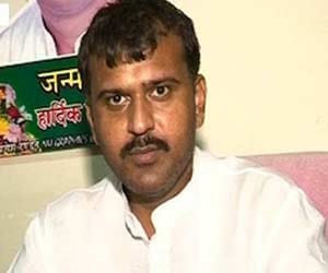 INLD MLA Bharat Singh attacked in delhi.