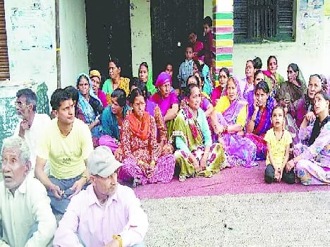 Starting in Sanvlde indefinite dharnas
