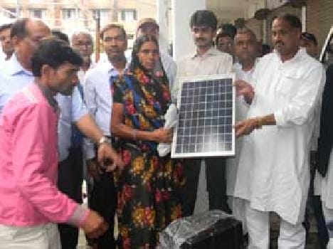 Solar energy glow workers Asiane