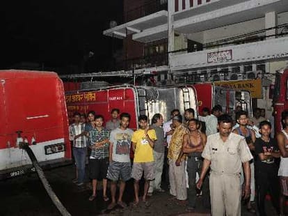 Fire in SBI Sadar branch, Lucknow.