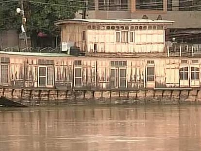 flood: kashmir is no more heaven