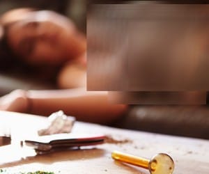 Women nude deadbody found in bedroom