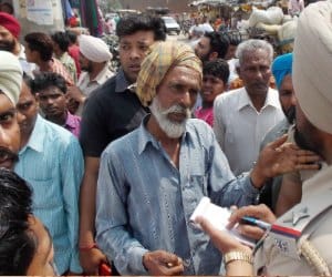 voilence on nihang, attacked on policeman at barnala