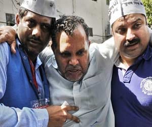 aap controversy reached the police station