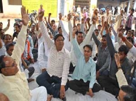 BJP leaders and workers to picket.