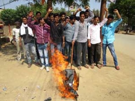 PCS students demonstrated on paper leak