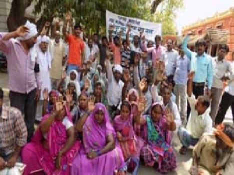 Villagers perform at Collectorate the show