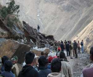 landslide on mussoorie road.
