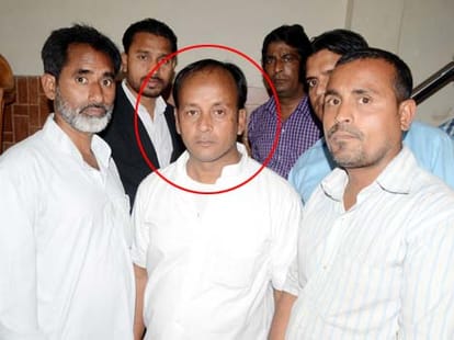 Women slaps SP leader in SP office