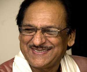 AAP calls ghulam ali for his concert on jagjeet singh