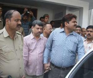 corrupt income tax arrested by cbi