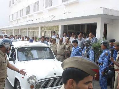 corrupt income tax arrested by cbi
