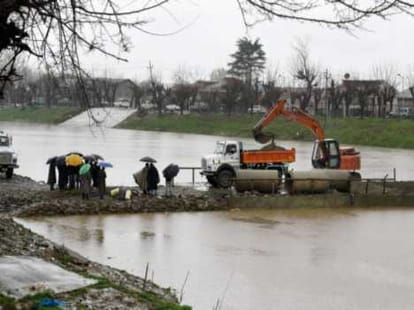 heavy rain in jammu province, 26 stuck in kathua