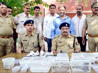 theft in sonal chauhan home open