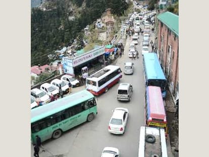 treffic jaam in shimla.