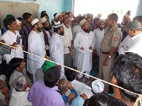 Quarrel with the present Imam Manjhanpur
