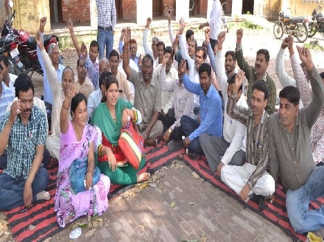 Police chased the teachers assessment center