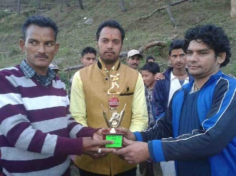 Chaukhutia Kadharu cricket competition was won by