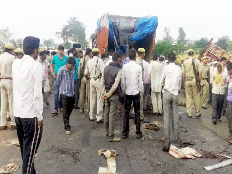 Alcohol -filled truck trolley Rundi , five deaths