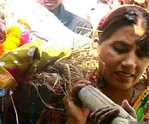 Cremation issue brother murdered his sister in Chhattisgarh.