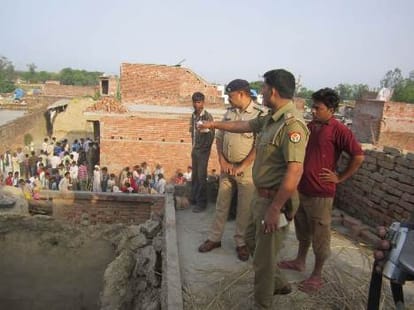 Five people of a family died in roof collapsing