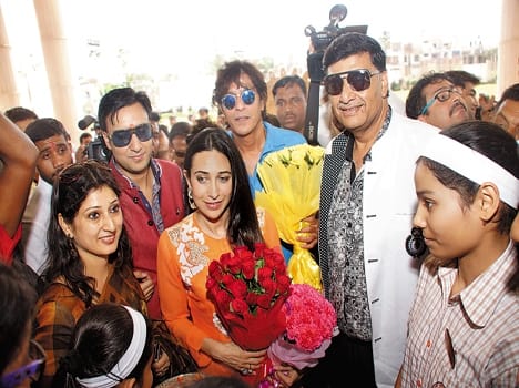 karishma kapoor and chanki panday in the city