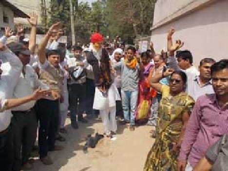 Teachers violent movement