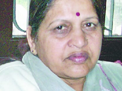 himachal congress women leaders says shame shame deepika padukone.
