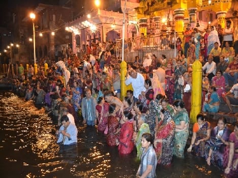 prayers during moon eclipse in mathura
