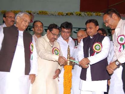 Akhilesh accepts poor facilities in Uttar Pradesh.