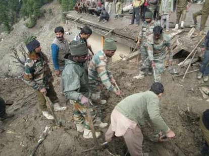 two villages evacuated for fear of landslides
