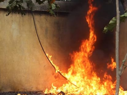 gas cylender blast at bilaspur, one died.