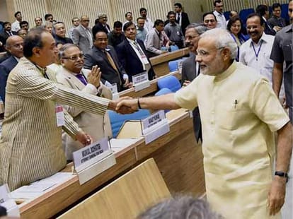 pm narendra modi in judiciary meet