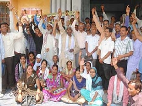 Divided into two camps on teacher evaluation