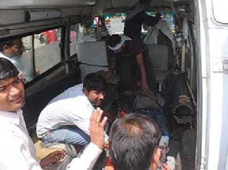 accident in pratapgarh