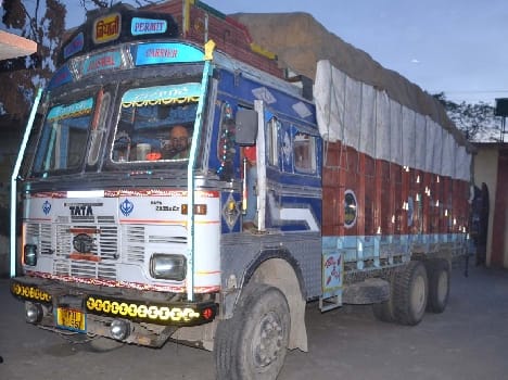 Uttarakhand wheat being loaded truck caught