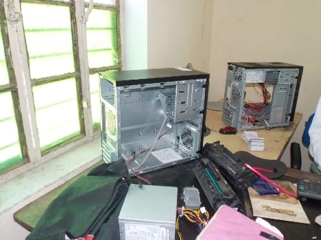 Thieves have taken the hard disk of the computer